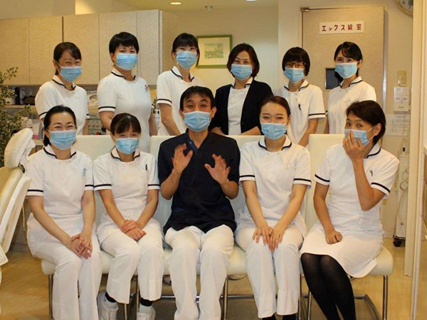 令和2年（2020年）12月現在コロナ禍での当院のスタッフ集合写真